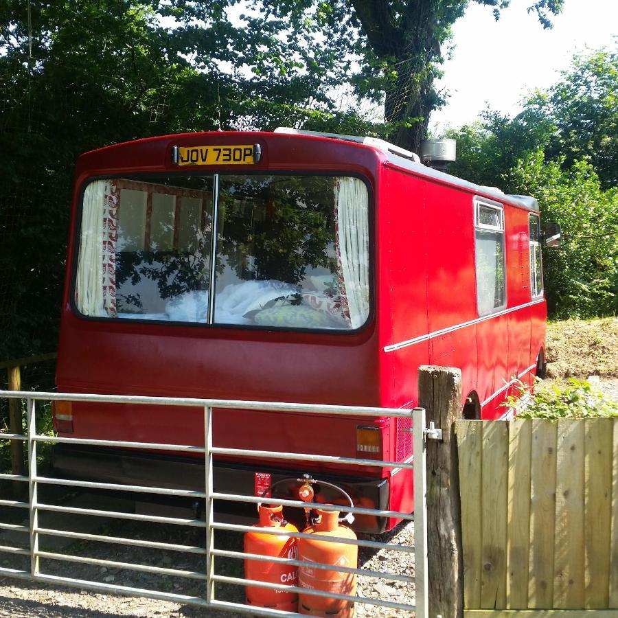The Megabus Near Tavistock And Dartmoor. Hotel Lamerton Exterior photo